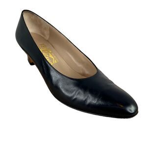 SALVATORE FERRAGAMO Vintage Black Leather Slip-on Pumps Size 8.5 AA = Narrow Fit